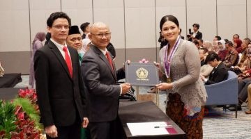 Dari Kampus ke Pengabdian, 85 Dokter Gigi Moestopo Resmi Disumpah